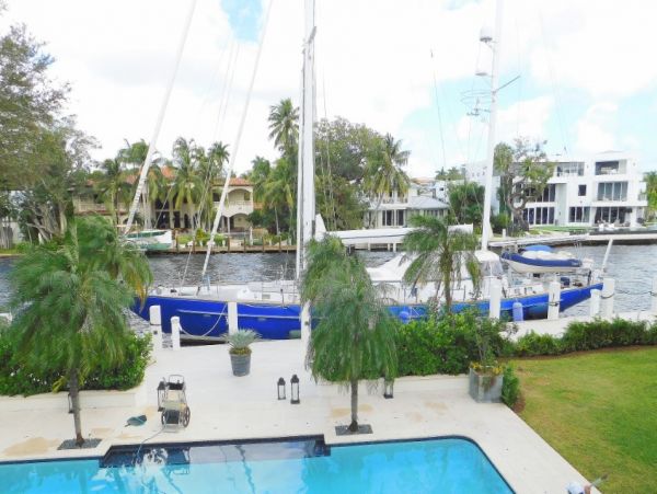 Stunning Vacation Rental in Fort Lauderdale with Dock