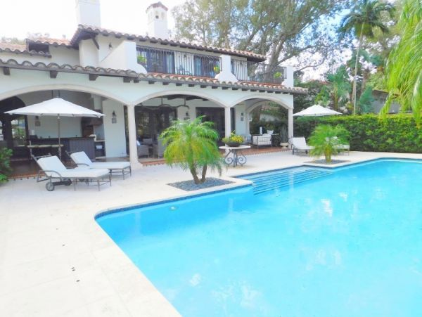 Stunning Vacation Rental in Fort Lauderdale with Dock