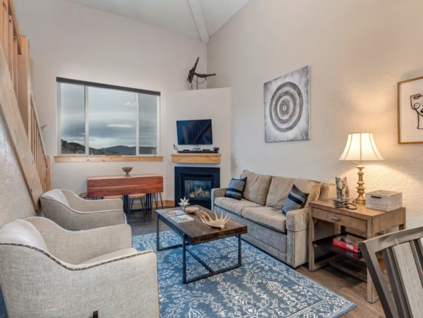 3 plus loft 4 bath walk to lift Canyons Village