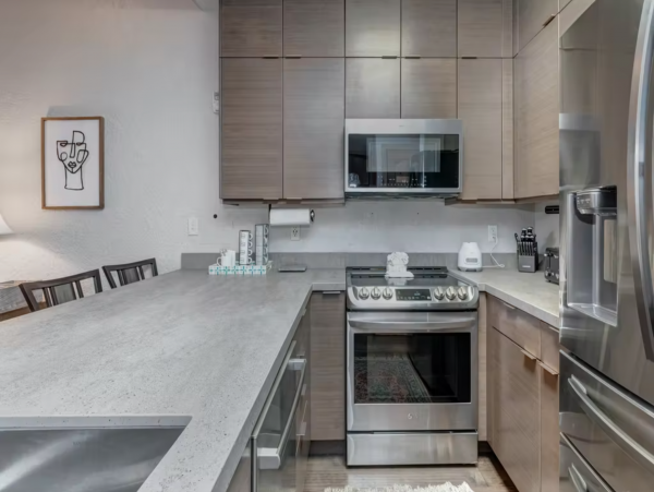 3 plus loft 4 bath walk to lift Canyons Village