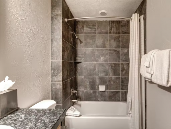 3 plus loft 4 bath walk to lift Canyons Village