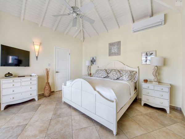 Saint Martin Breathtaking Villa on a Cliff with Pool & Impeccable Ocean Views