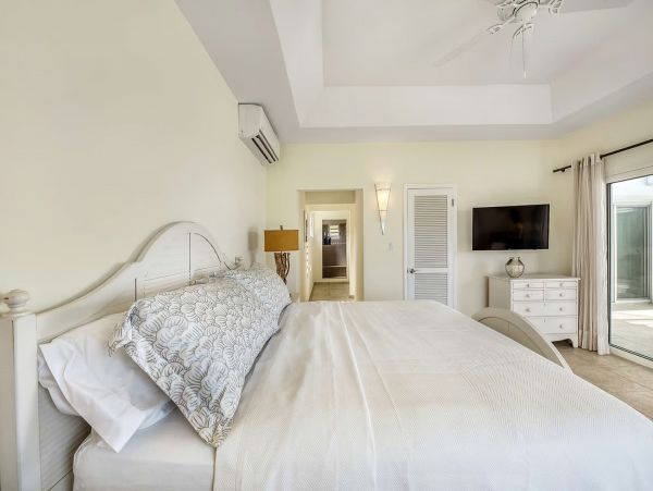 Saint Martin Breathtaking Villa on a Cliff with Pool & Impeccable Ocean Views