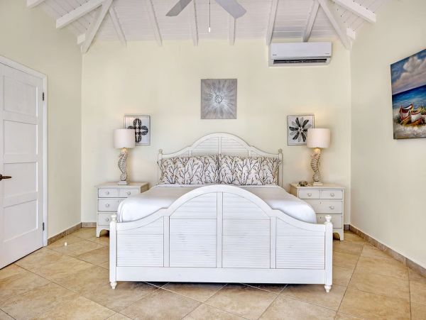 Saint Martin Breathtaking Villa on a Cliff with Pool & Impeccable Ocean Views