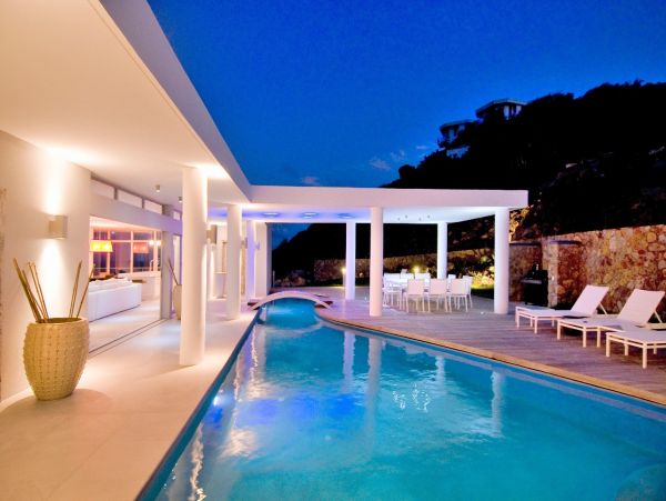Saint Maarten Vacation Home Four Bedroom Walk to Beach