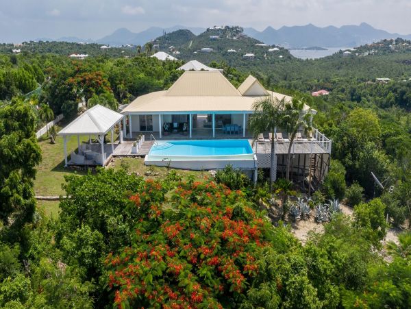 Elegant Vacation Rental with 3 Bedrooms in St. Martin