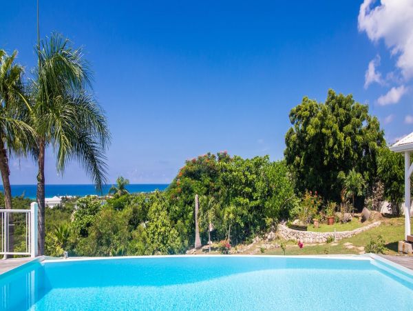 Elegant Vacation Rental with 3 Bedrooms in St. Martin