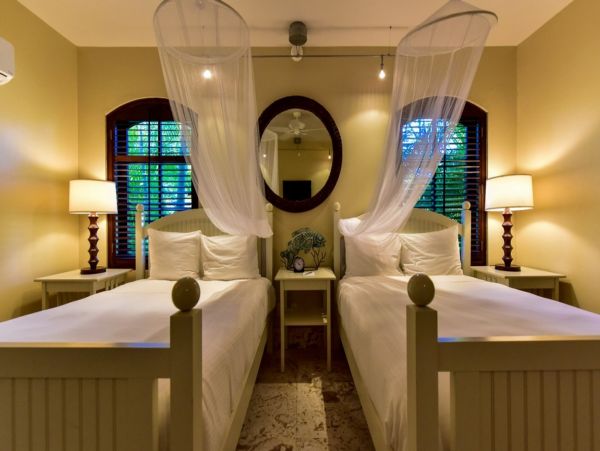 Antigua Barbuda Home 1003071