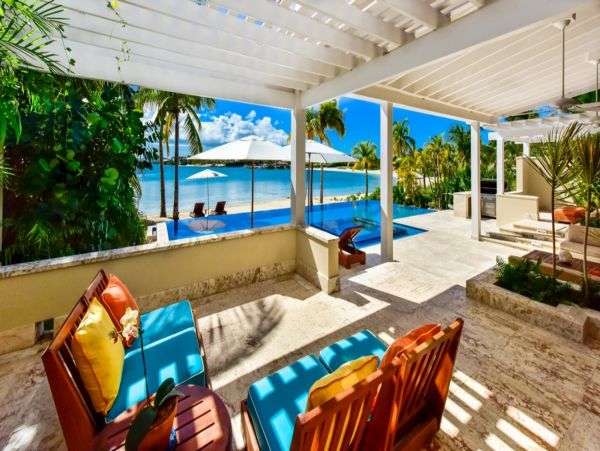 Antigua Barbuda Home 1003071