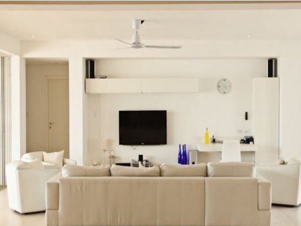 Antigua Barbuda Home 1003072