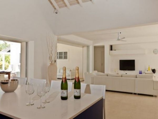 Antigua Barbuda Home 1003072