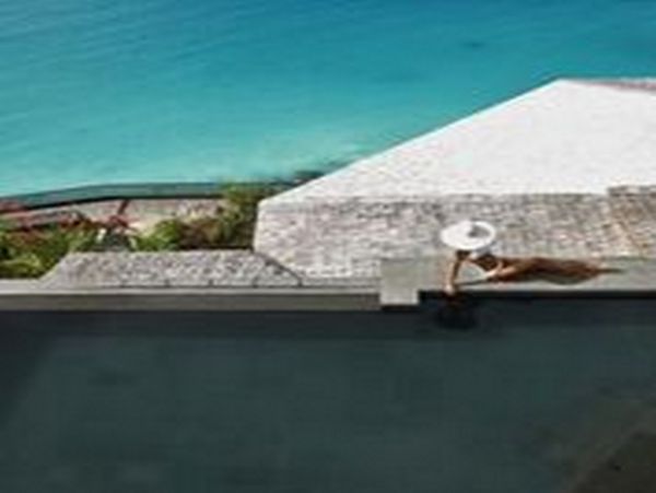 Antigua Barbuda Home 1003079