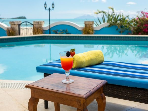 Antigua Barbuda Home 1003086