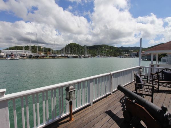 Antigua Barbuda Home 1003088