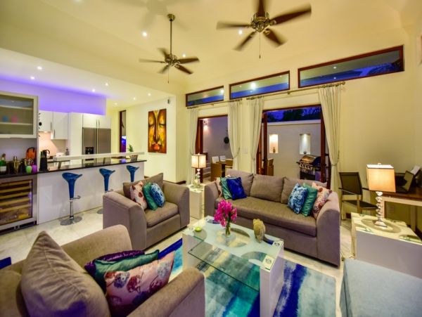 Antigua Barbuda Home 1003091
