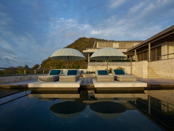 Antigua Barbuda Home 1003092