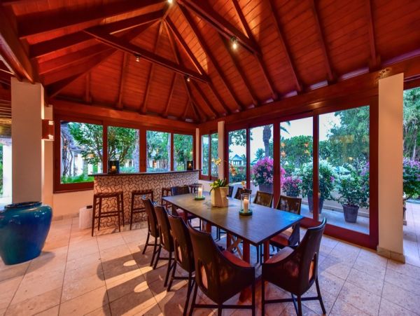 Antigua Barbuda Home 1003095