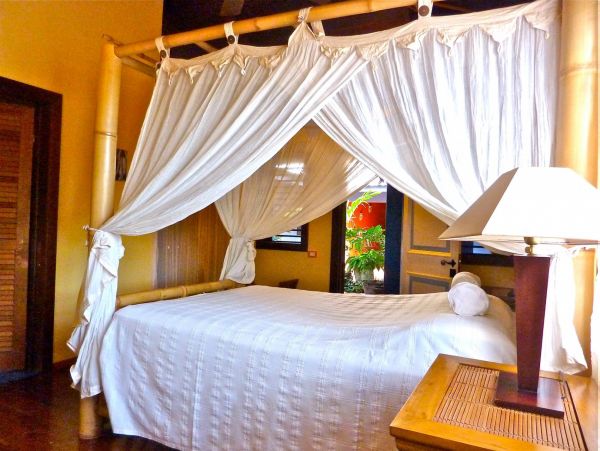 Antigua Barbuda Home 1003101