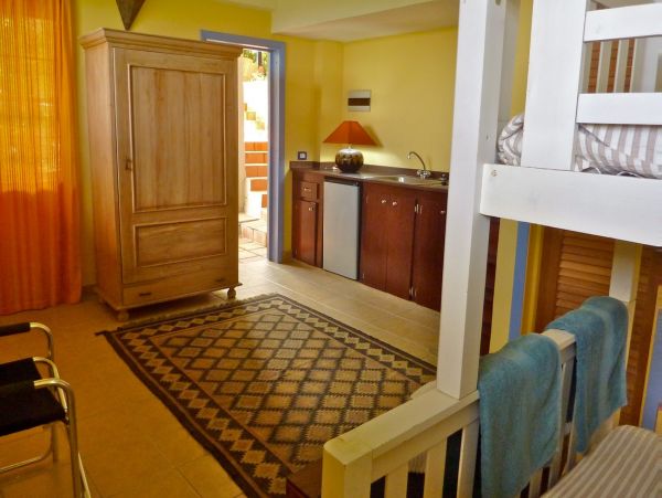 Antigua Barbuda Home 1003101