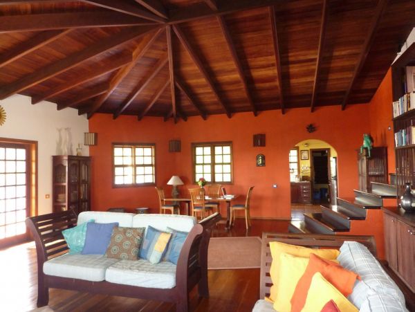 Antigua Barbuda Home 1003101