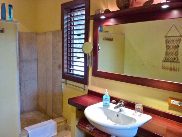 Antigua Barbuda Home 1003101