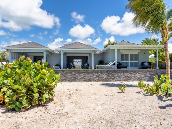 Antigua Barbuda Home 1003102