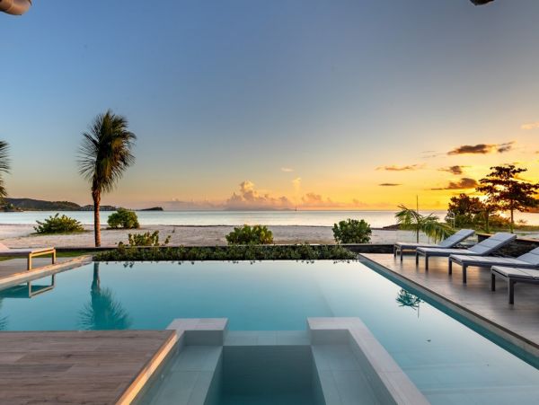 Antigua Barbuda Home 1003102