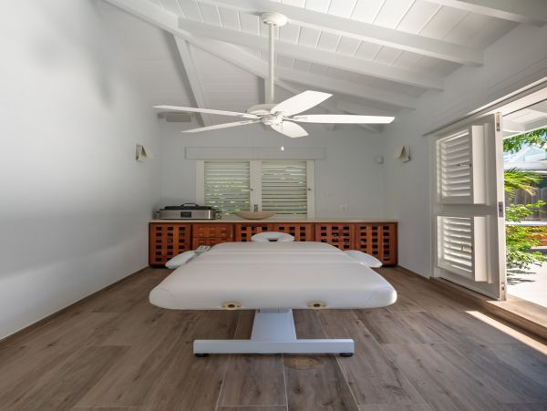 Antigua Barbuda Home 1003102
