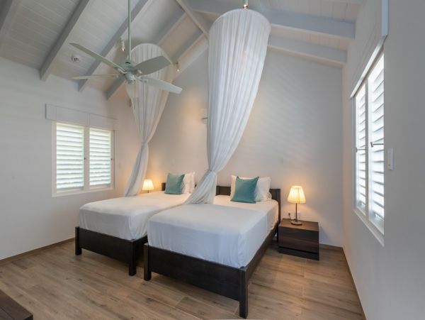 Antigua Barbuda Home 1003102