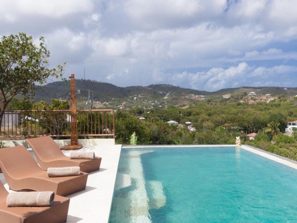 Antigua Barbuda Home 1003103