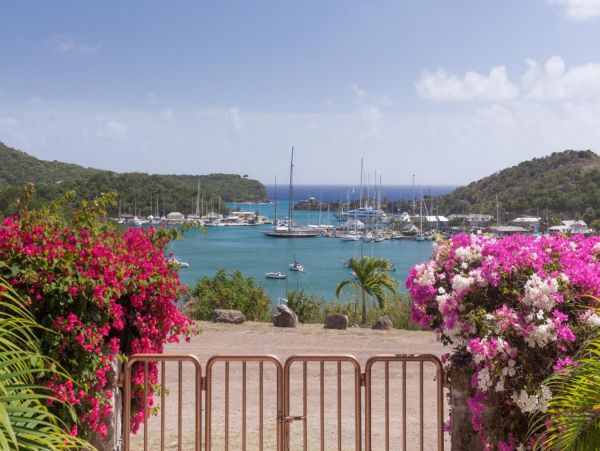 Antigua Barbuda Home 1003103