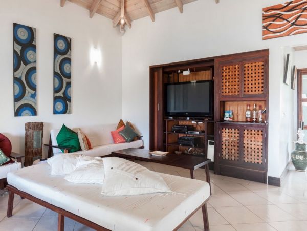 Antigua Barbuda Home 1003103