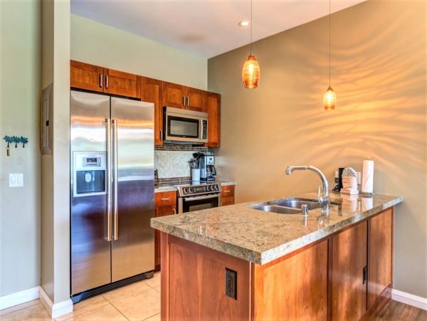 Kaanapali Vacation Beach Condo Two Bedrooms Sleeps 6 Guests