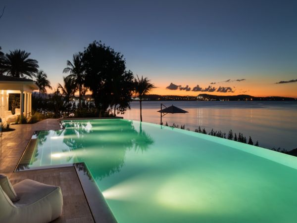 Antigua Barbuda Home 1003105