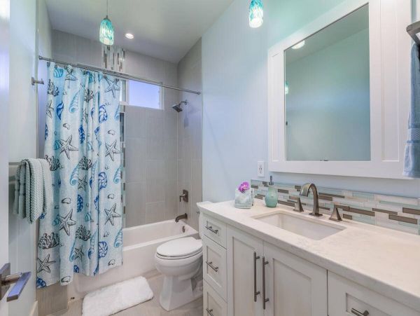 Beautiful & Spacious 4 Bedroom Vacation Home in Princeville