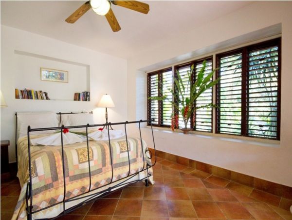 Antigua Barbuda Home 1003112