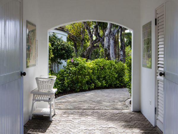 Antigua Barbuda Home 1003114