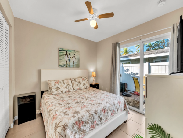 Bradenton Two Bedroom Vacation Home with private pool
