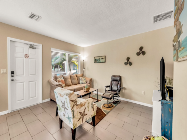 Bradenton Two Bedroom Vacation Home with private pool
