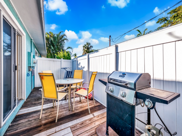 Bradenton Two Bedroom Vacation Home with private pool