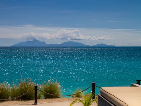 Antigua Barbuda Home 1003121