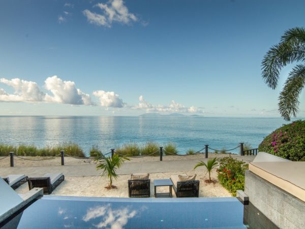 Antigua Barbuda Home 1003121