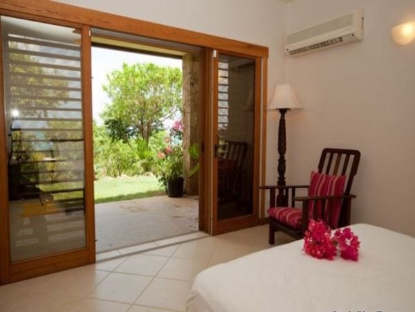 Antigua Barbuda Home 1003122