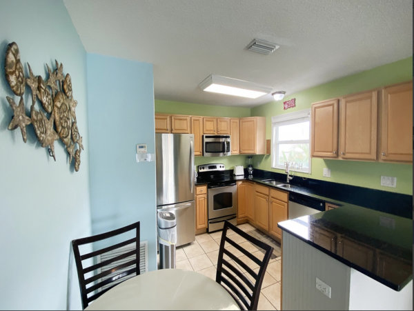 Beach Vacation Duplex in Bradenton Beach Sleeps 4 Guests