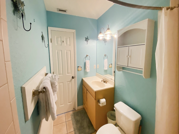 Beach Vacation Duplex in Bradenton Beach Sleeps 4 Guests