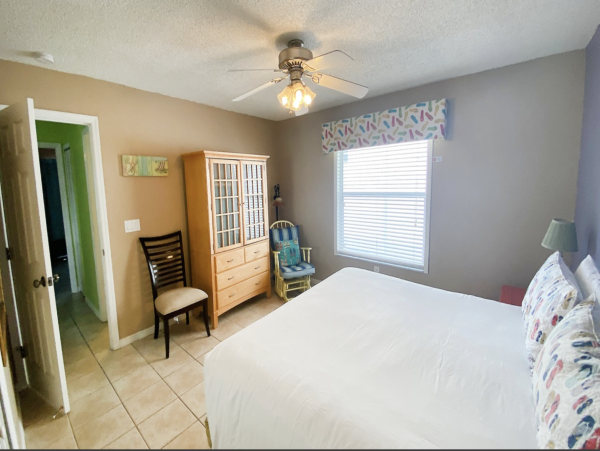 Beach Vacation Duplex in Bradenton Beach Sleeps 4 Guests