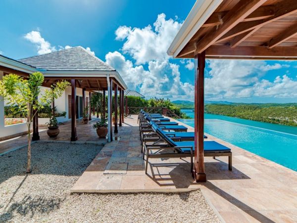 Antigua Barbuda Home 1003131