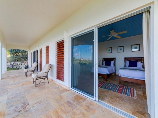 Antigua Barbuda Home 1003131