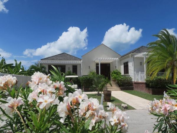 Antigua Barbuda Home 1003133