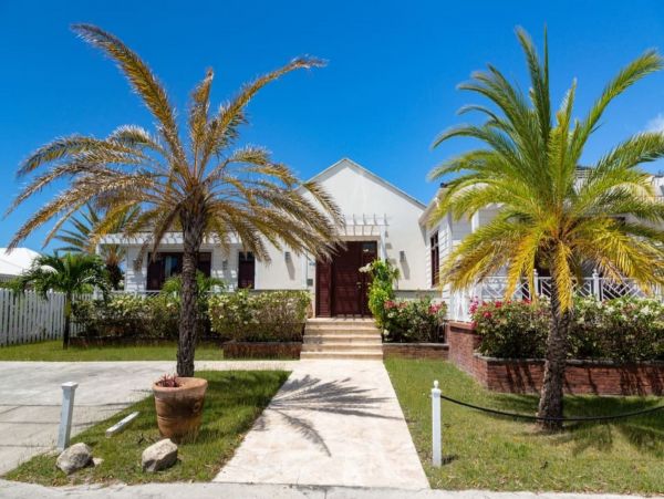 Antigua Barbuda Home 1003133